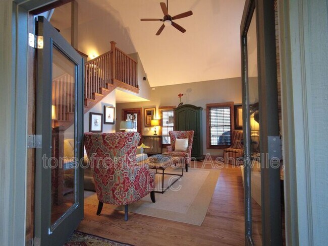 Building Photo - 72 Coma Lk Ln