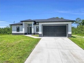 Building Photo - 467 Paddock St