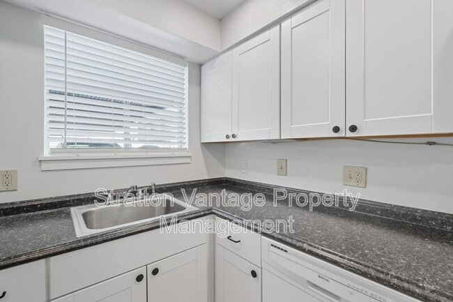 Building Photo - 4114 E Calle Redonda