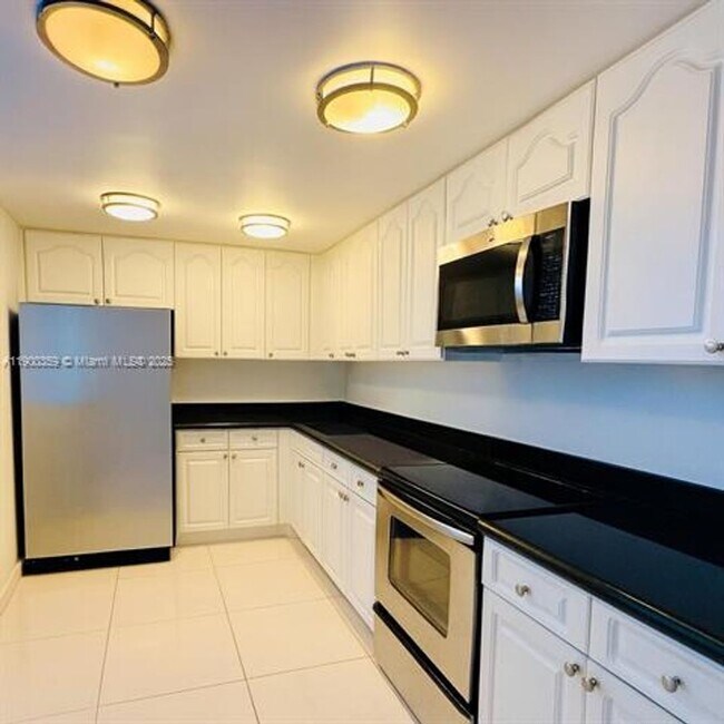 Building Photo - 2401 Collins Ave