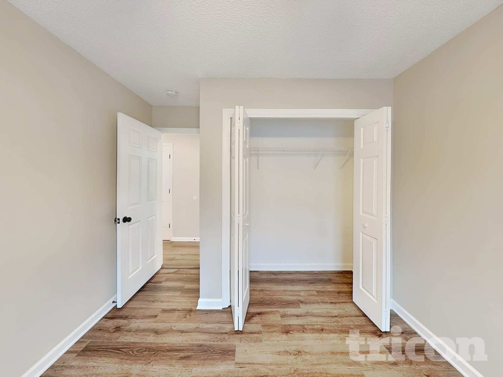 Building Photo - 703 Players Ct