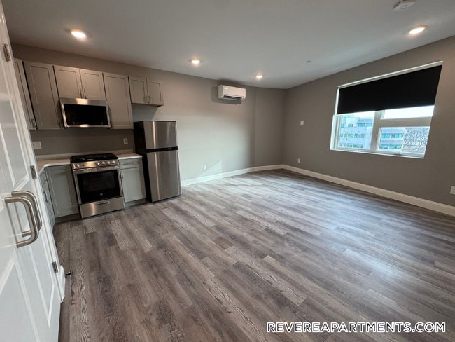 Building Photo - 207 Shirley Ave