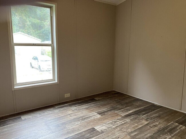 Building Photo - 108 Airbourne Ln