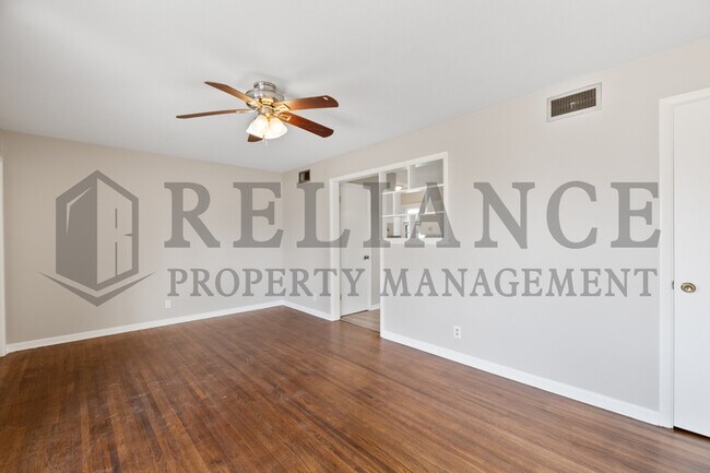 Building Photo - 3240 S Custer Ave