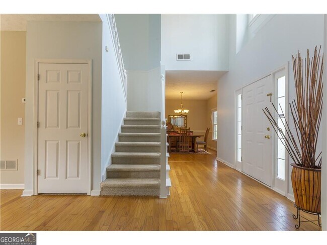 Building Photo - 2807 Forest Wood Dr