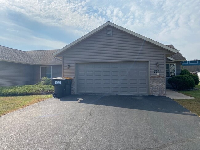 Building Photo - 7311 Ryan Amy Dr