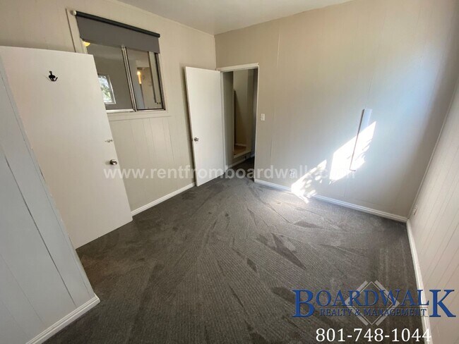 Building Photo - 1453 2320 S