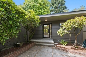 Building Photo - 3bd/2.5ba Seattle House