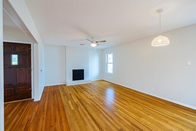 Building Photo - 1400 Ruth Ave
