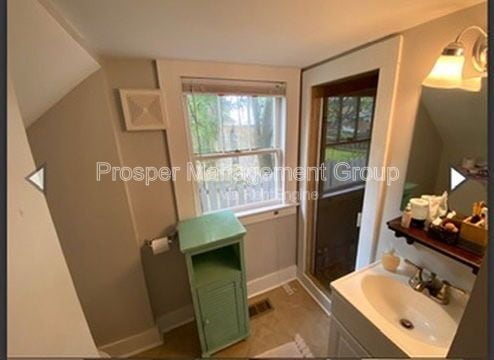 Building Photo - 53 Cypress St