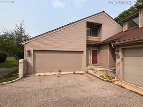Building Photo - 701 Charing Ct
