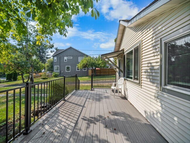 Building Photo - Cozy 1-Bedroom Rental – All Utilities Included! (Furnished)