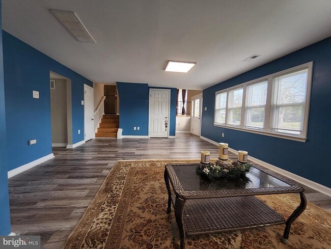 Building Photo - 208 Pelham Rd S