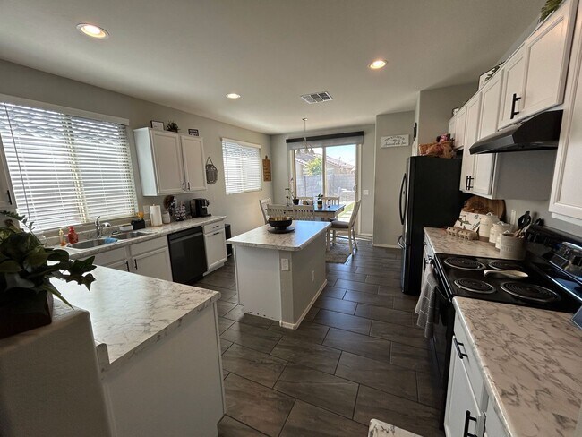 Building Photo - 17939 W Villa Chula Ln