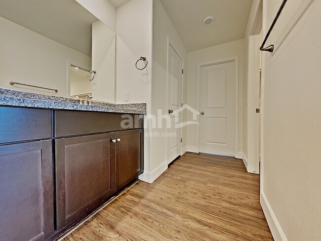 Building Photo - 8133 Inhibition Ct