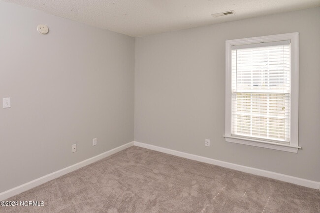 Building Photo - 2008 Penncross Dr