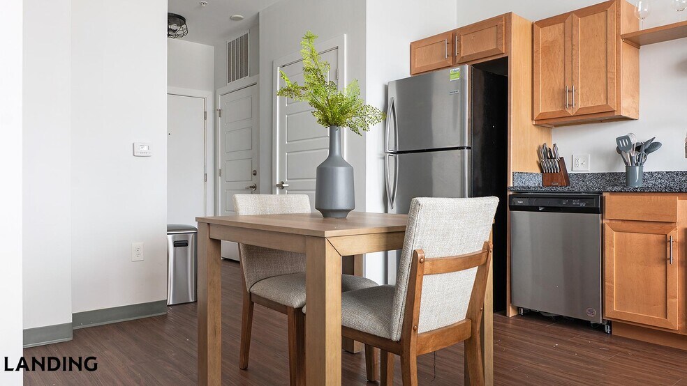 Building Photo - 302 13th St S