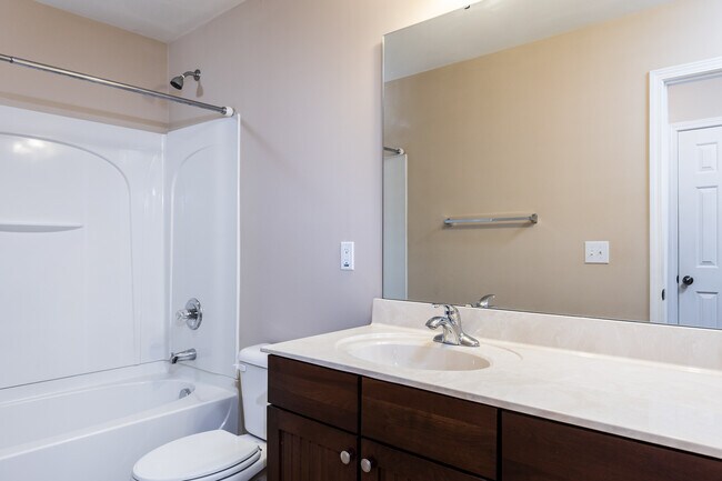Building Photo - 117 Woodtrellis Ct