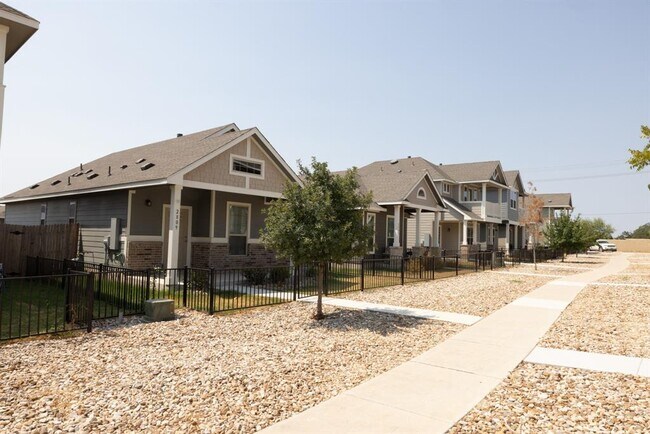 Building Photo - 2809 Seneca Path