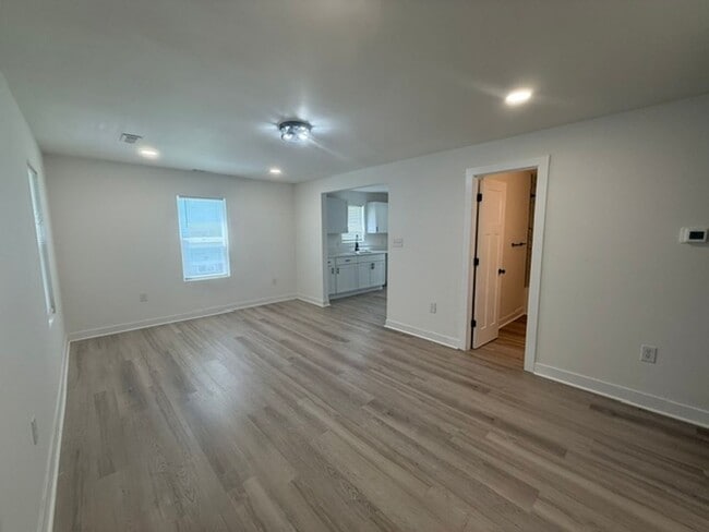Building Photo - New Listing-Super cute newly renovated 3 BDRM