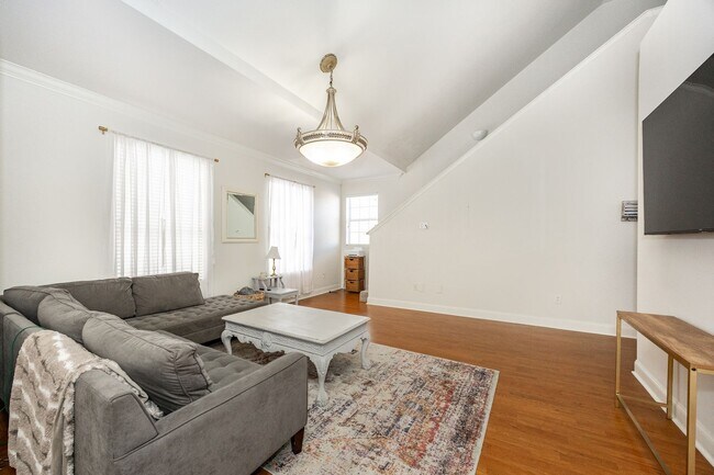 Building Photo - 900 Dean Lee Dr