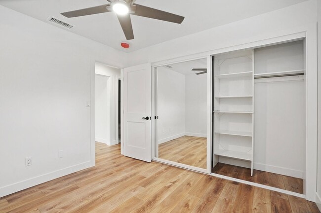 Building Photo - PALM