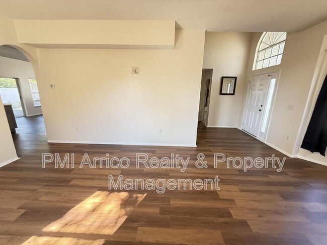 Building Photo - 12653 Longcrest Dr