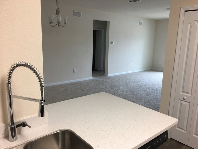 Building Photo - 3/2 Condo in Desirable Town Center Area/ Southside Blvd Jax!