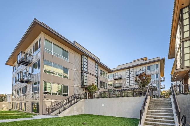 Building Photo - 2330 Yakima Ct