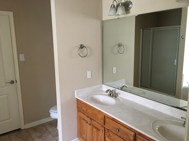 Building Photo - 2404 Lancashire Ln