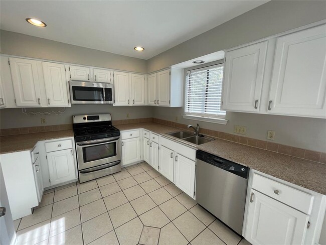 Building Photo - 3909 Danli Ln