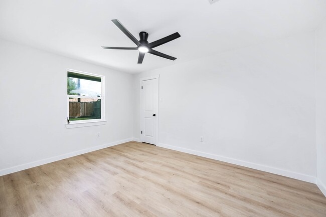 Building Photo - 5730 Alvarado Dr