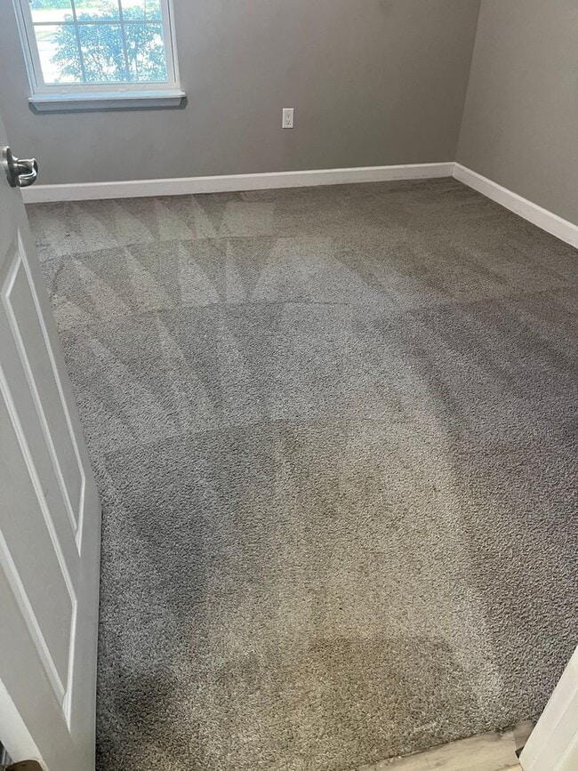 Building Photo - Close to Deland High School