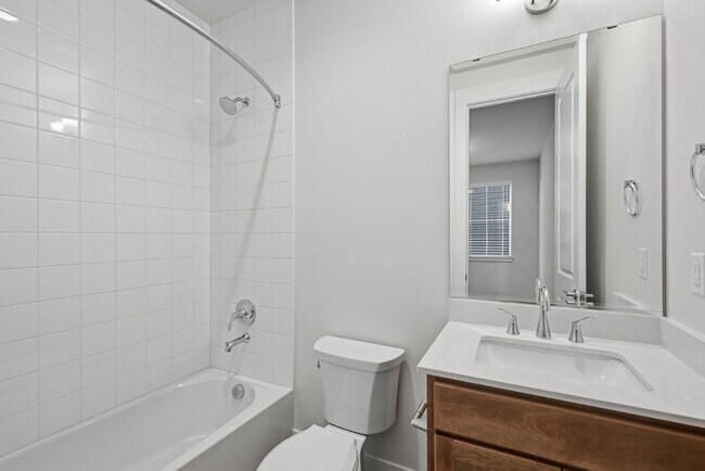 Building Photo - 13364 NE 175th Pl