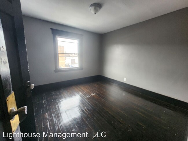 Building Photo - 4 br, 1.5 bath House - 67 Leo St.