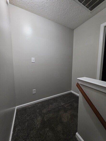 Building Photo - 283 Ferdinand Cir