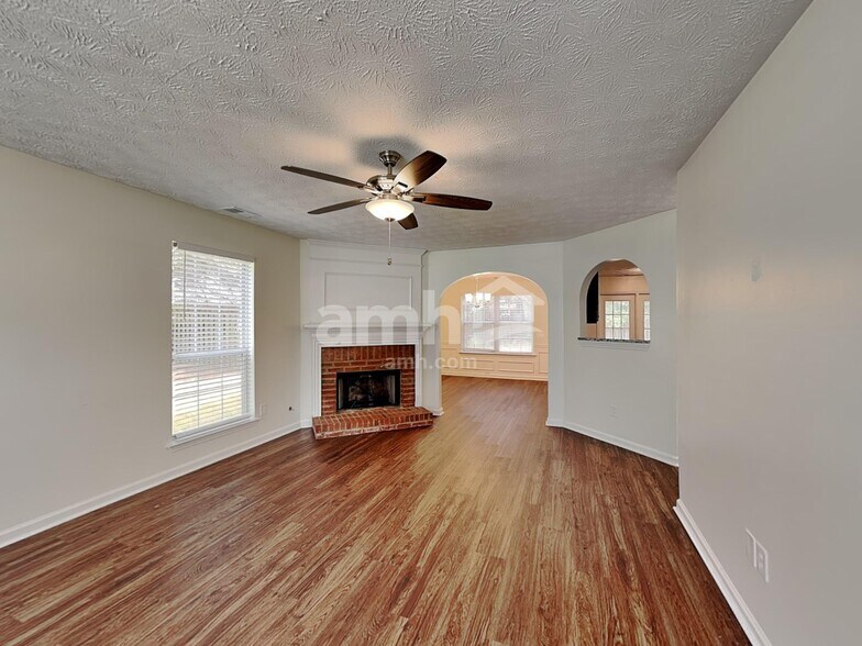 Building Photo - 2857 Golden Club Bend