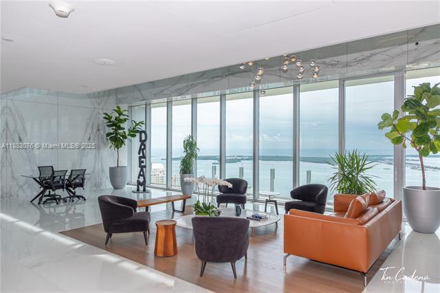 Building Photo - 300 Biscayne Boulevard Way