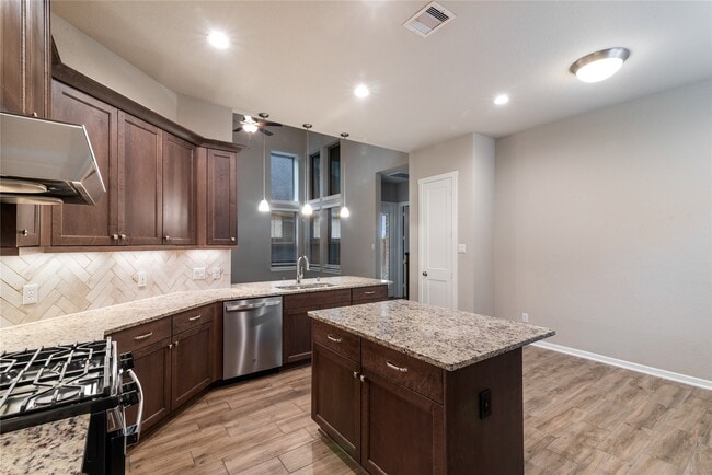 Building Photo - 4702 Primrose Valley Ln