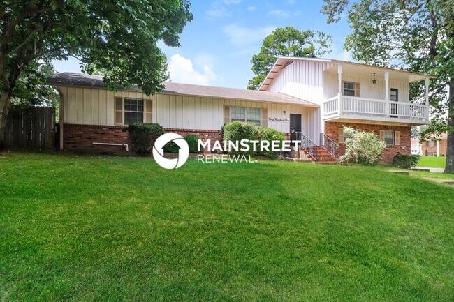 Building Photo - 4 Bedroom Pet-Friendly Home in Memphis, TN with Main Street Renewal