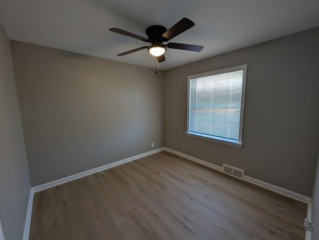 Building Photo - Updated & Upgraded