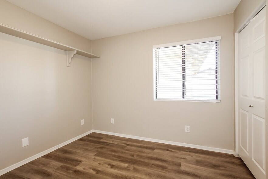 Building Photo - 1815 W Wikieup Ln