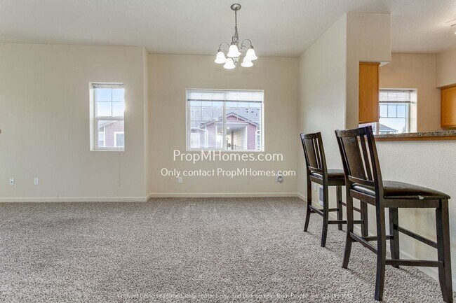 Building Photo - Beautiful Must See Two Bedroom Condo in Ce...