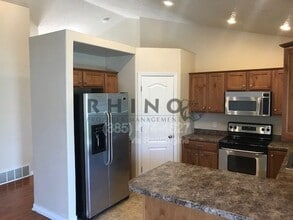 Building Photo - 1919 N Sego Lilly Dr