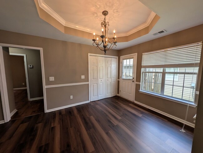 Building Photo - 3BR/2BA Garden Home with Fenced Yard, Great Master Suite