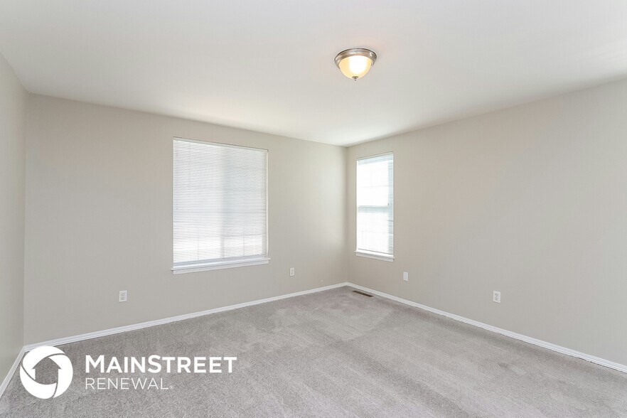 Building Photo - 8042 N Bryant St