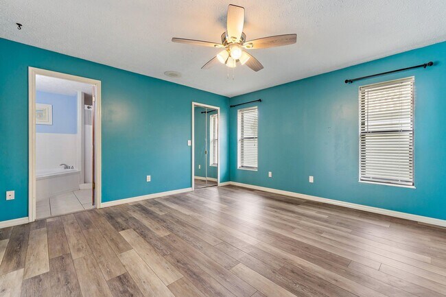 Building Photo - 149 NE Sagamore Terrace