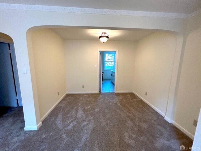 Building Photo - 106 Caselli Ave