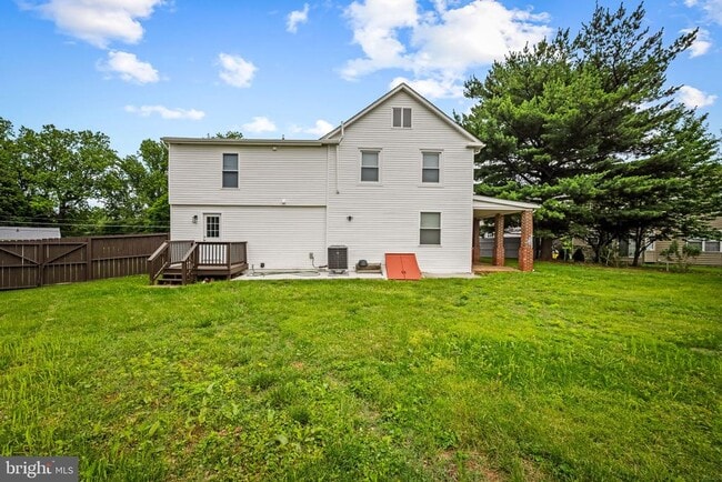 Building Photo - 1520 Dorchester Ave