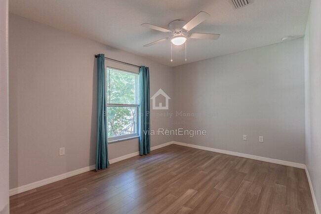 Building Photo - 2403 Mayer St